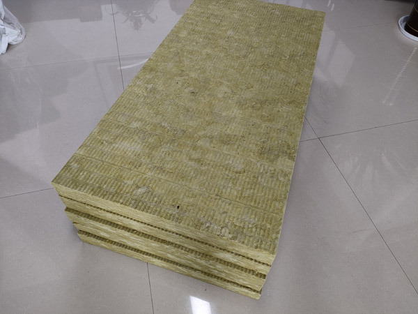 關(guān)于巖棉板的產(chǎn)品優(yōu)勢特點和應(yīng)用領(lǐng)域。