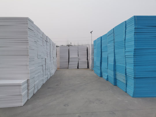 擠塑板裝車現(xiàn)場(chǎng)