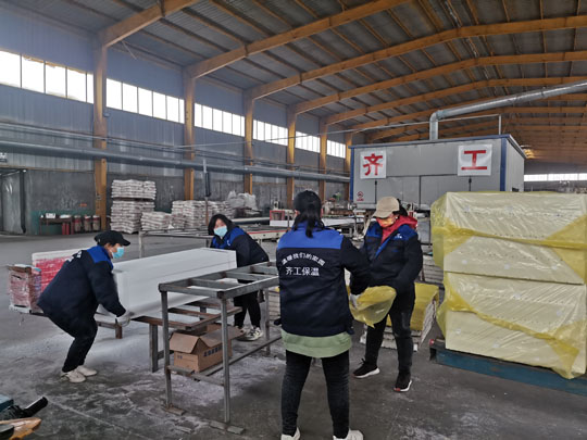 擠塑板裝車現(xiàn)場(chǎng)